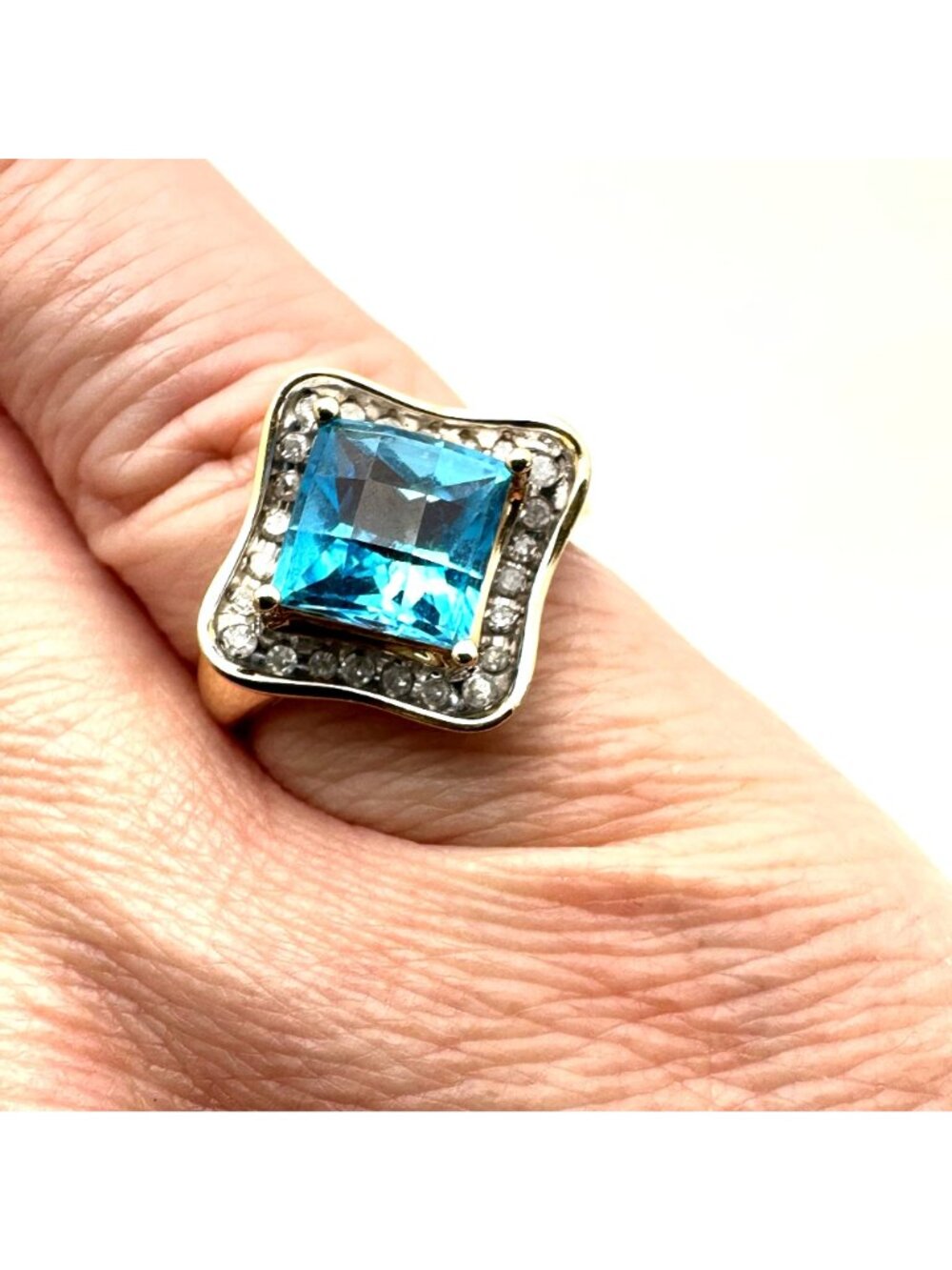 Womens Ring 10K Gold Blue Topaz Diamond 4.2 Grams Size 7.25 Estate Jewelry - Picture 3 of 7